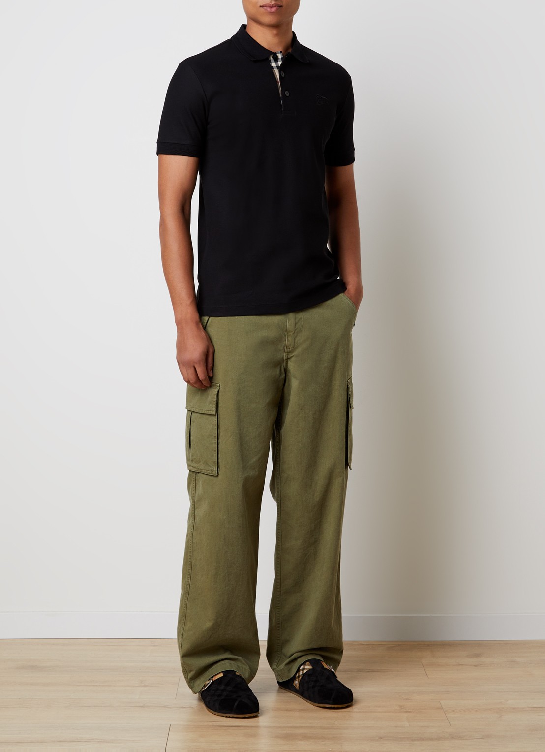 Burberry Eddie slim fit polo van piqué katoen met logoborduring - voorkant 2 zwart