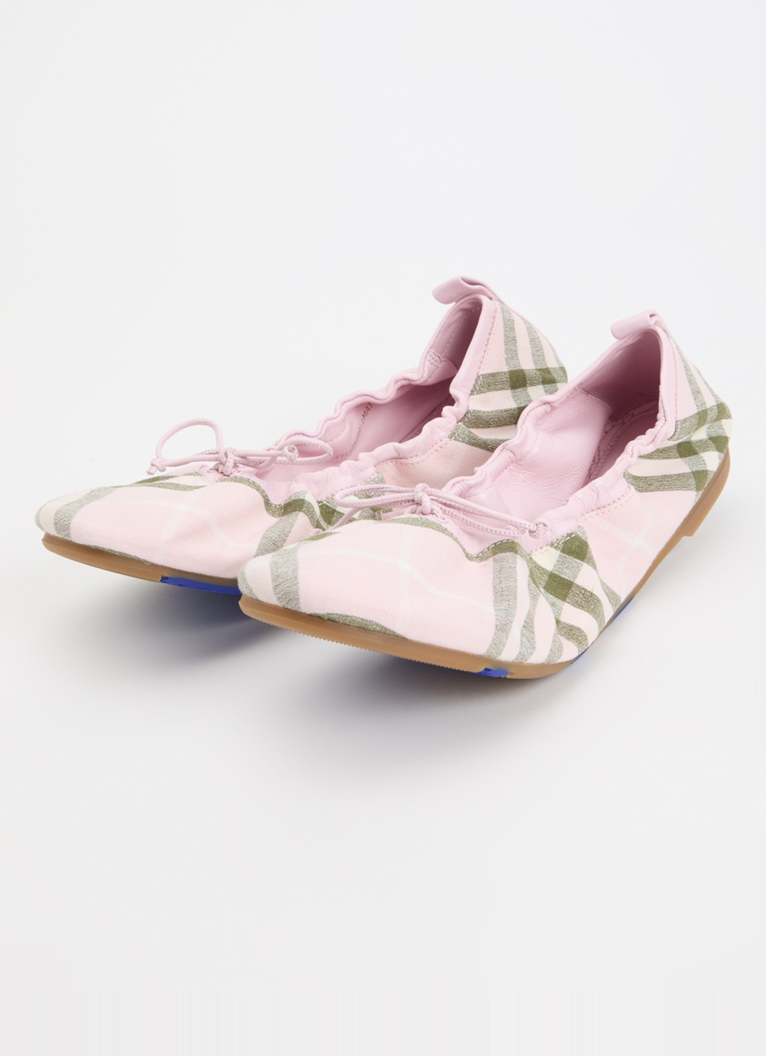 Burberry Fawn ballerina met details van lamsleer en ruitdessin - detail lichtroze