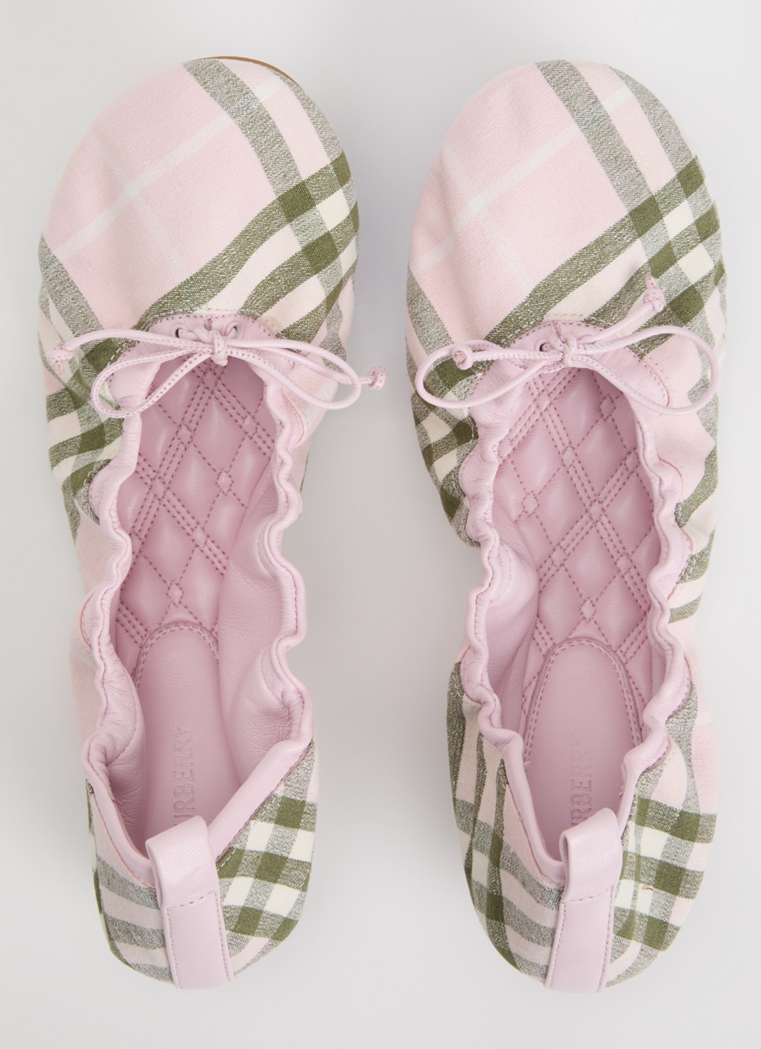 Burberry Fawn ballerina met details van lamsleer en ruitdessin - detail 2 lichtroze