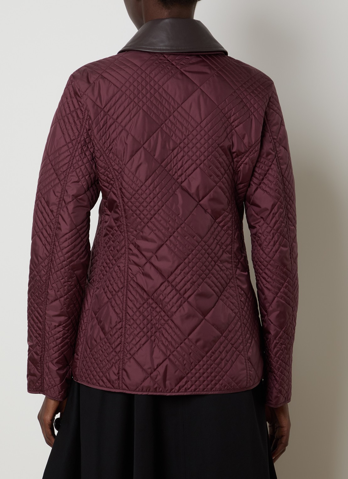 Burberry Fernleigh quilted barn jack met details van lamsleer - achterkant 4 bordeauxrood