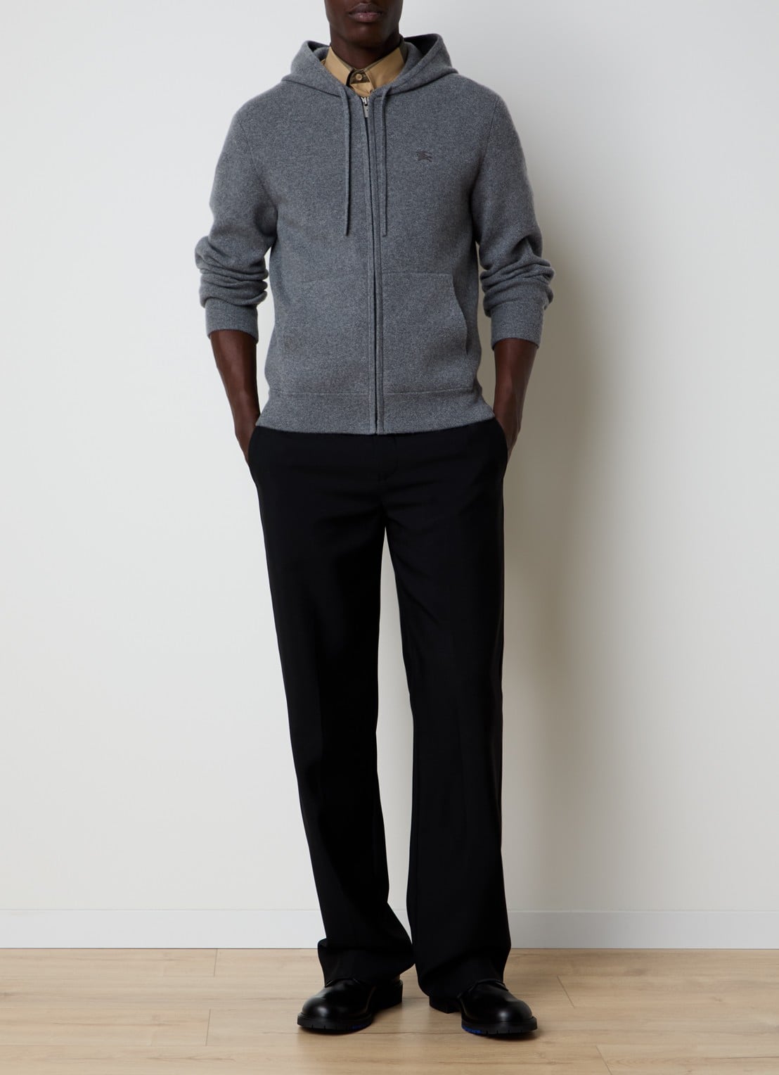 Burberry Fijngebreid vest in kasjmierblend met capuchon en logo - voorkant 3 grijsmele