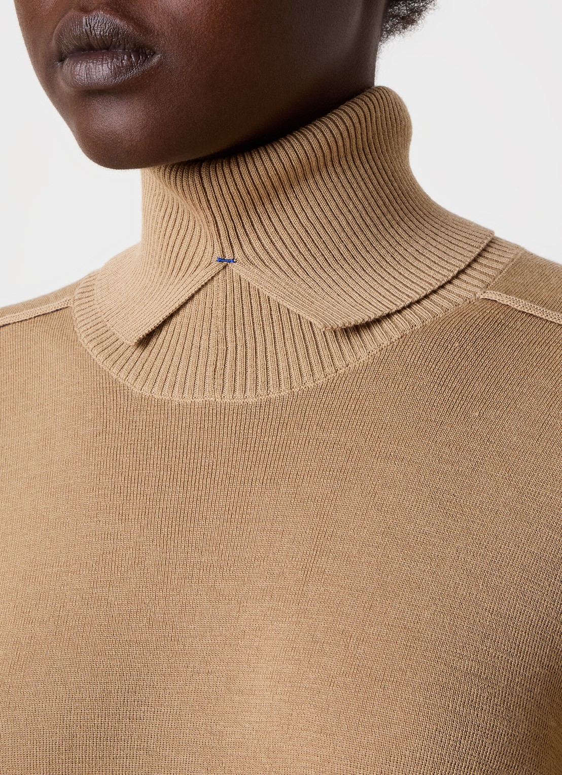 Burberry Fijngebreide trui van wol met col - detail 5 beige