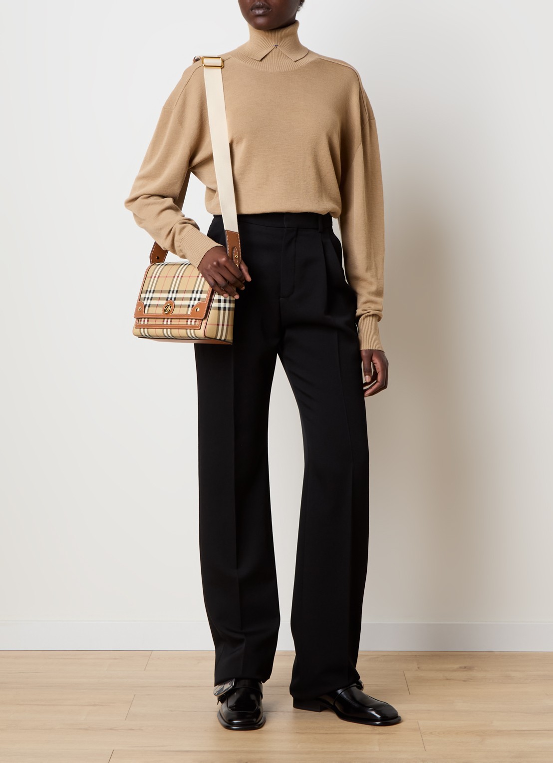 Burberry Fijngebreide trui van wol met col - voorkant 3 beige