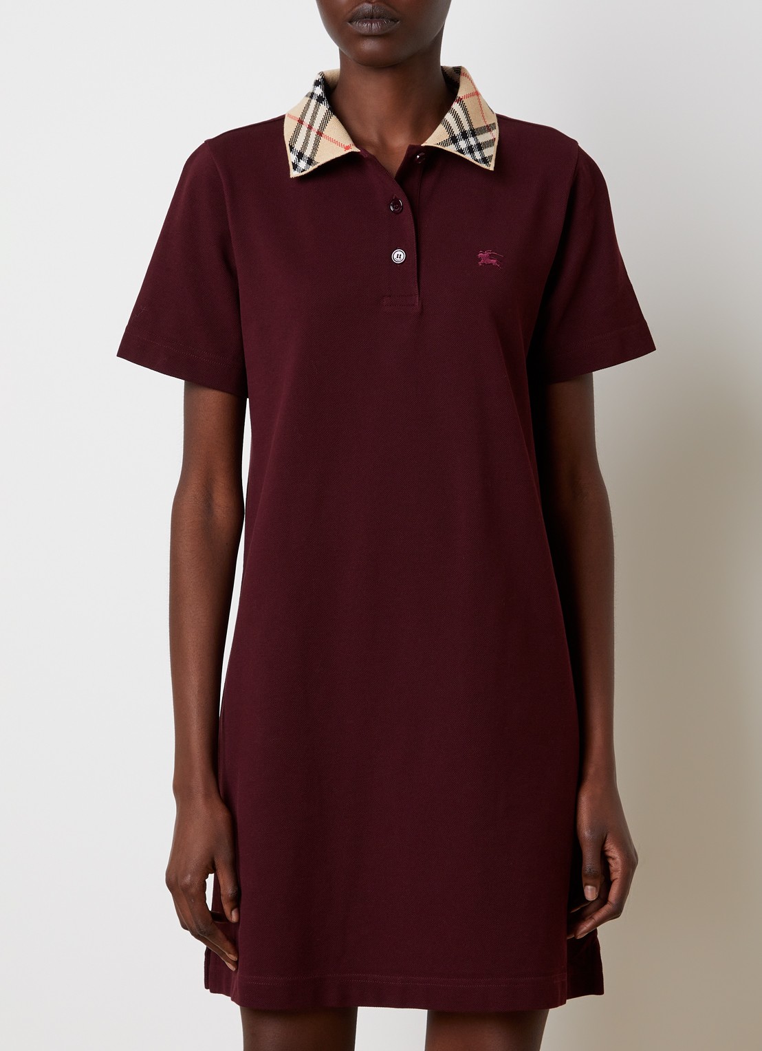 Burberry Georgina mini jurk van piqué katoen met polokraag - detail bordeauxrood