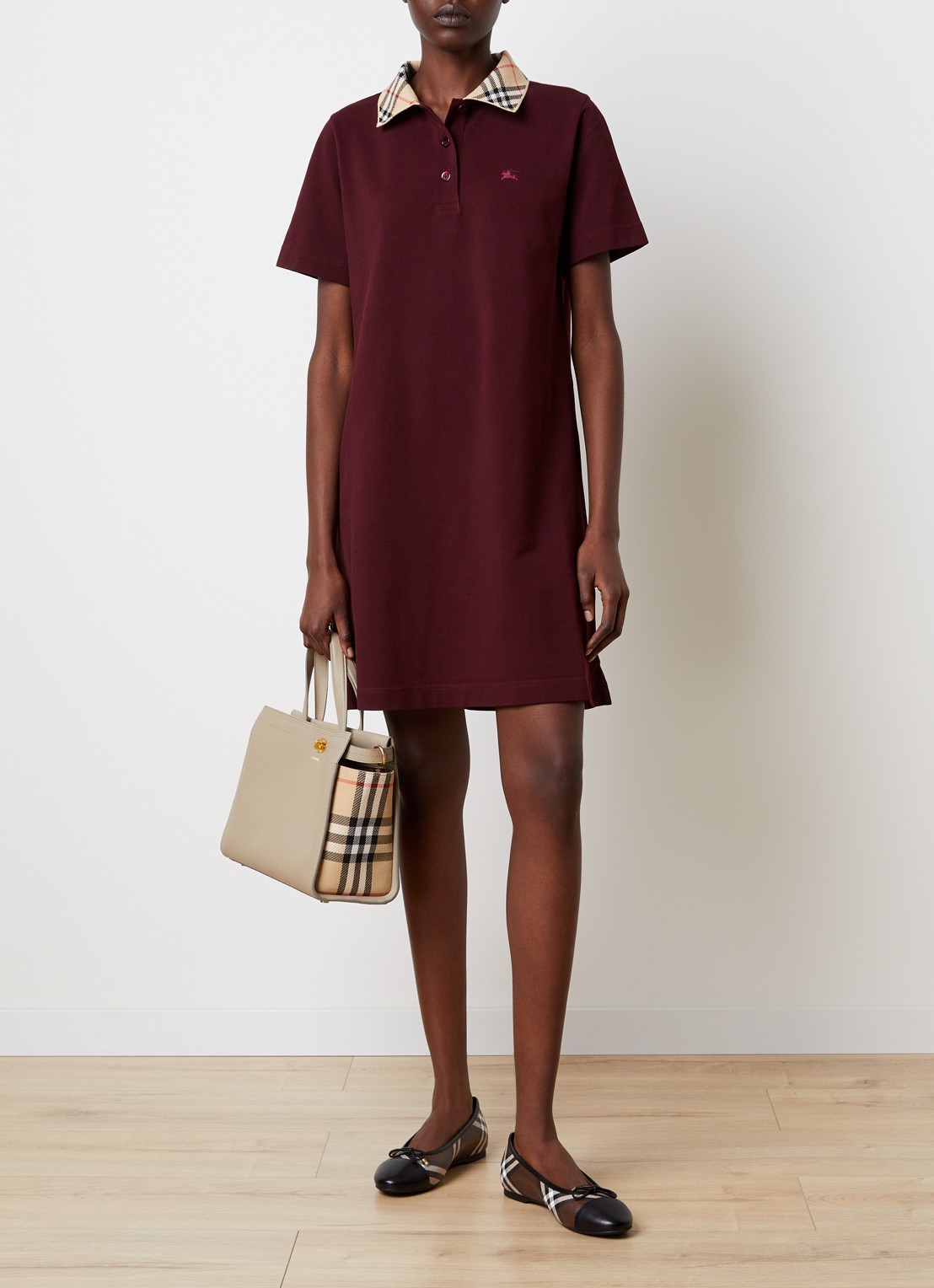 Burberry Georgina mini jurk van piqué katoen met polokraag - voorkant 4 bordeauxrood