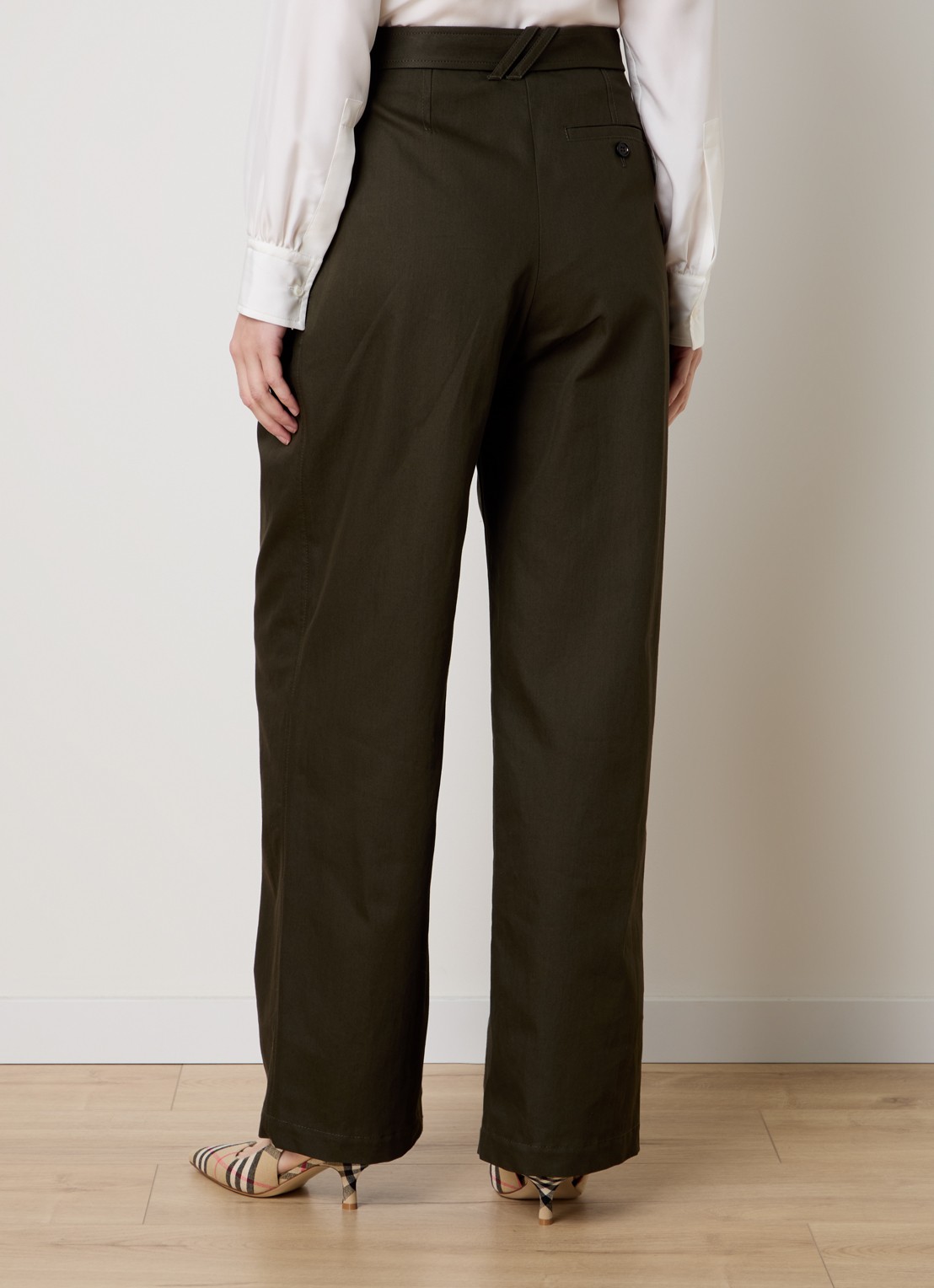 Burberry High waist straight fit chino met steekzakken en ceintuur - achterkant donkergroen
