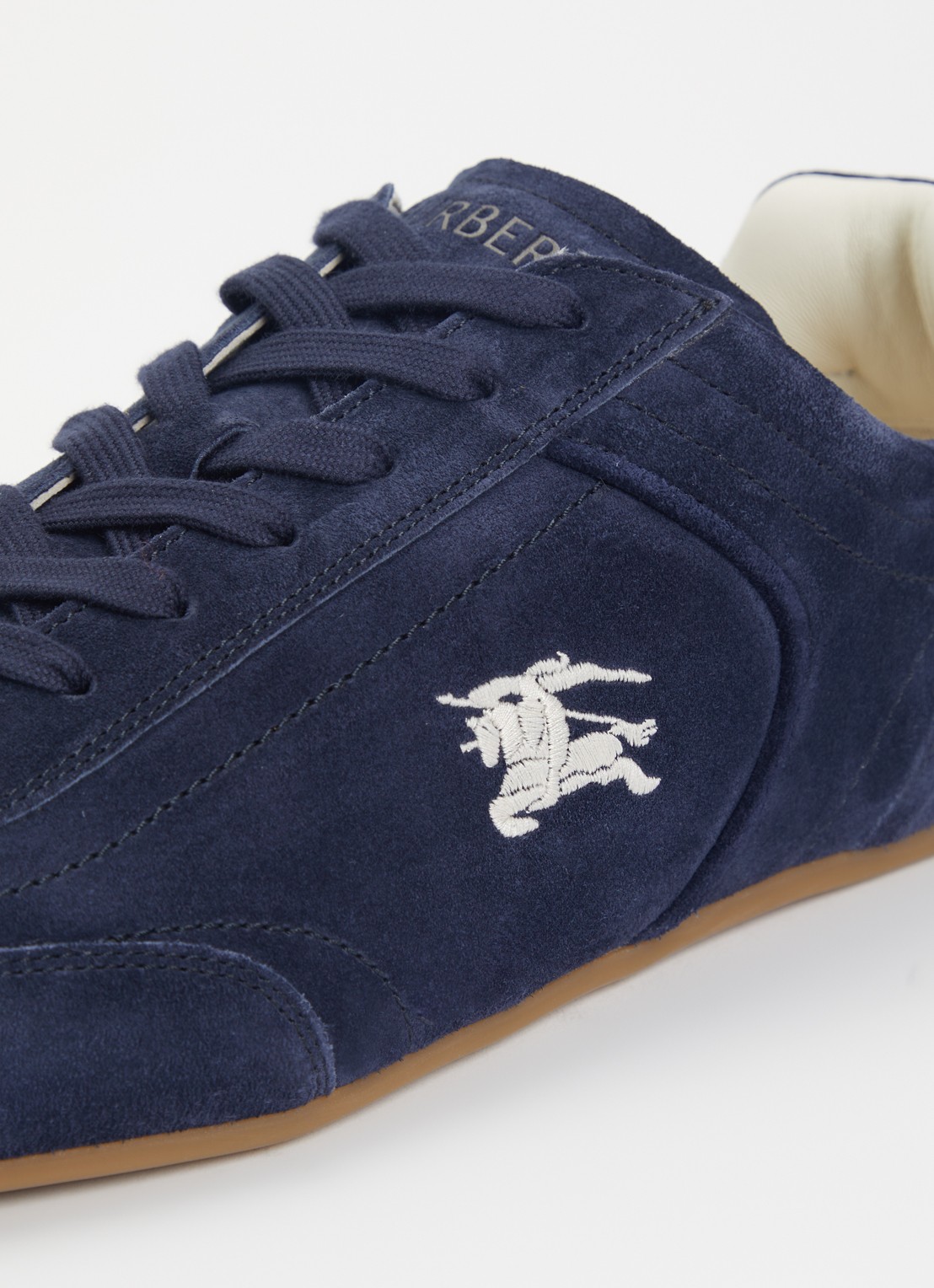 Burberry Knight sneaker van kalfssuède - detail 4 donkerblauw