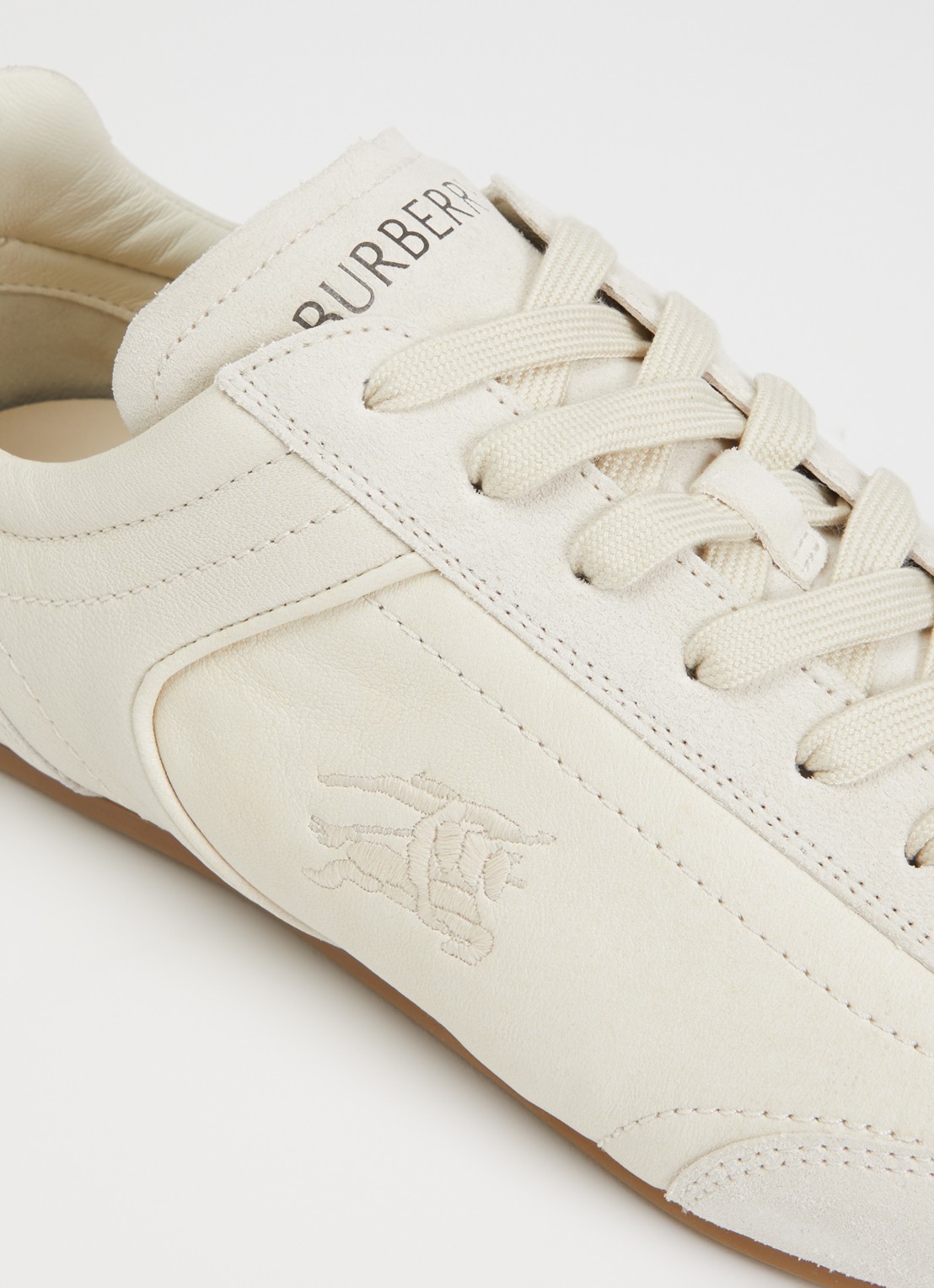 Burberry Knight sneaker van leer met details van suède - detail 4 creme
