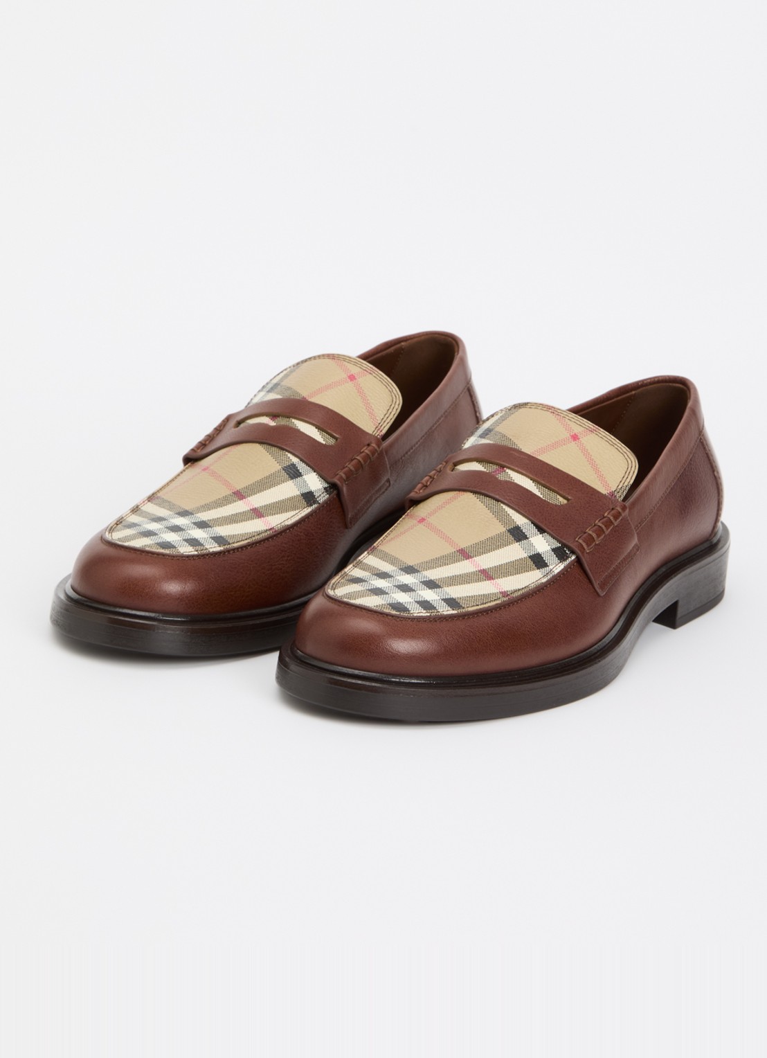Burberry Loafer van kalfsleer met ruit dessin - detail hazelnootbruin
