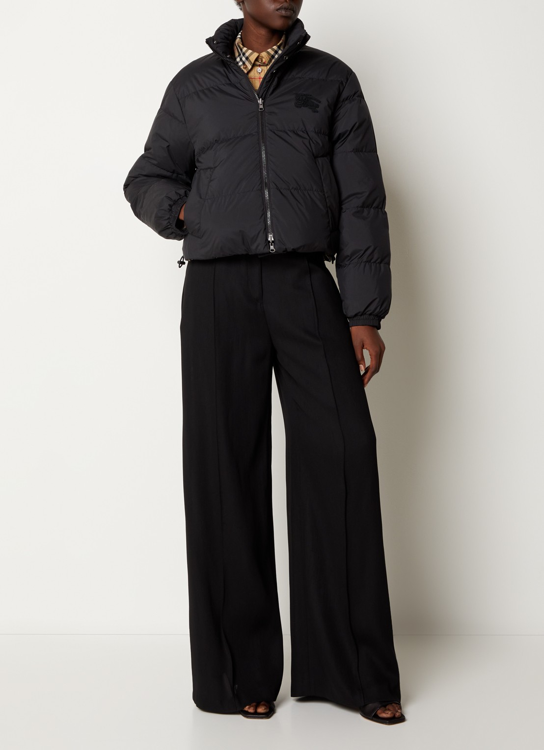 Burberry Lydden reversible puffer jack met donsvulling en capuchon - voorkant 5 zwart