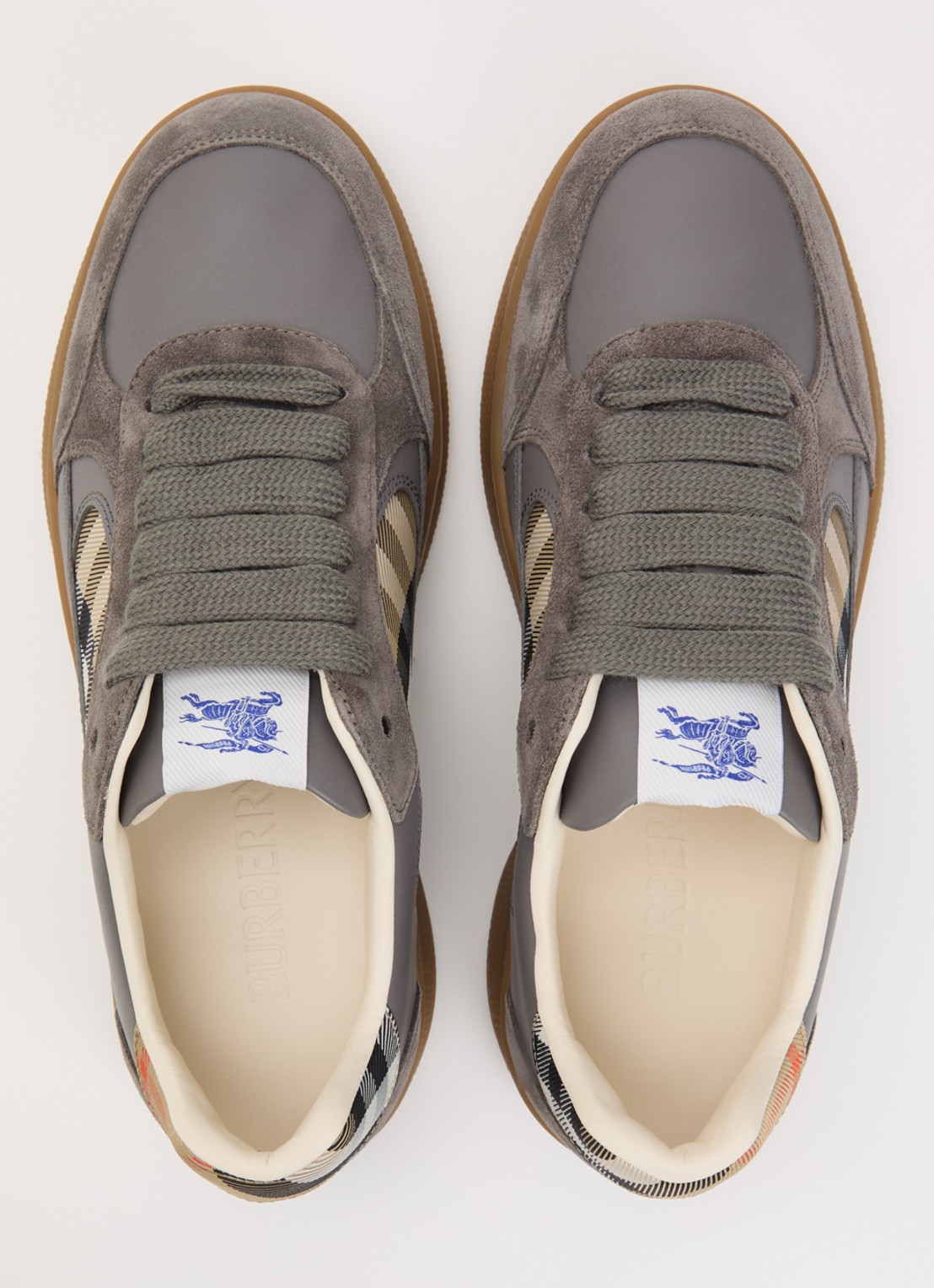 Burberry New Terrace sneaker van kalfsleer met kalfssuède details - detail 4 grijs