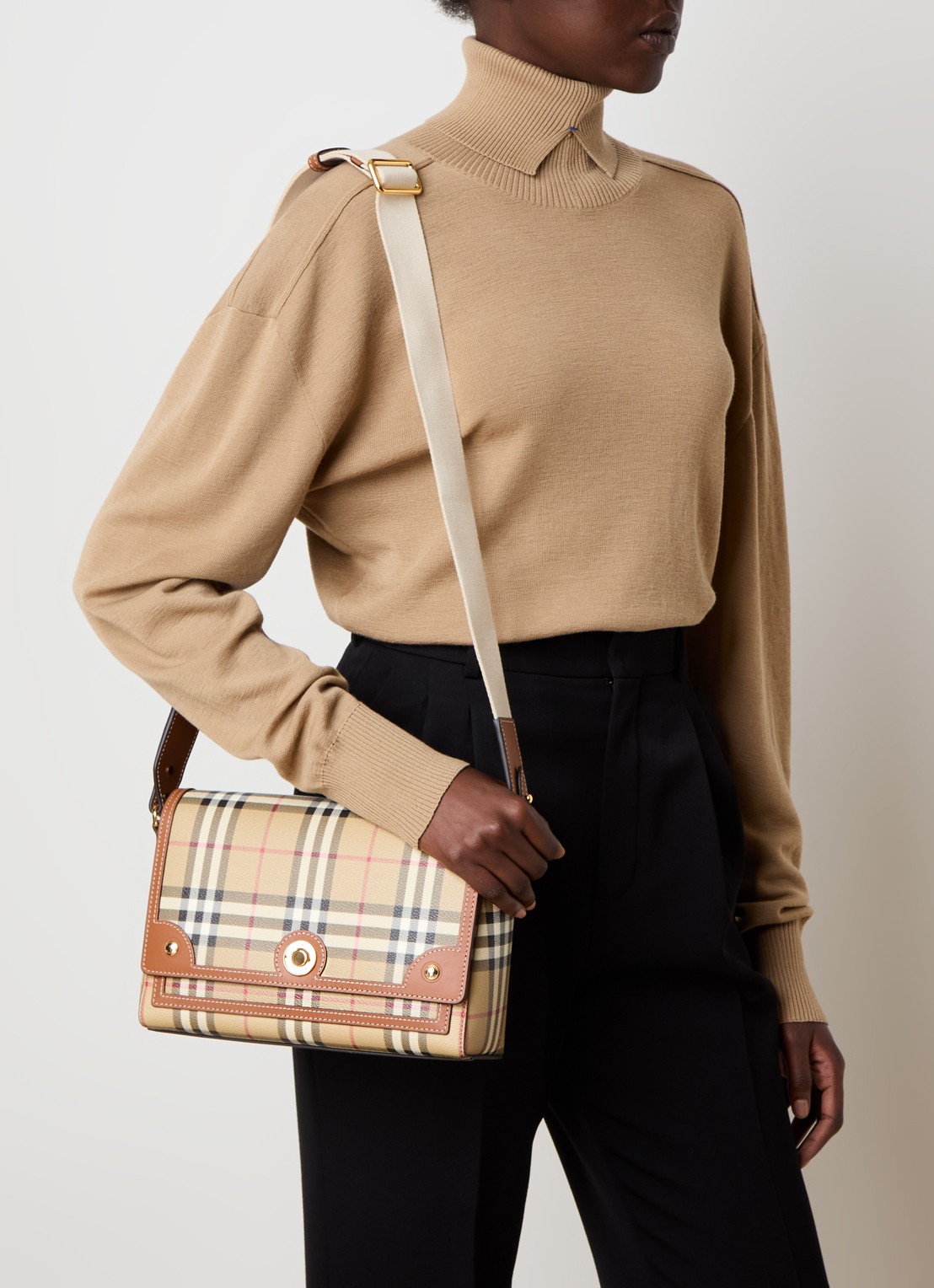 Burberry Note Medium crossbodytas met kalfsleren details - voorkant 6 donkerbeige