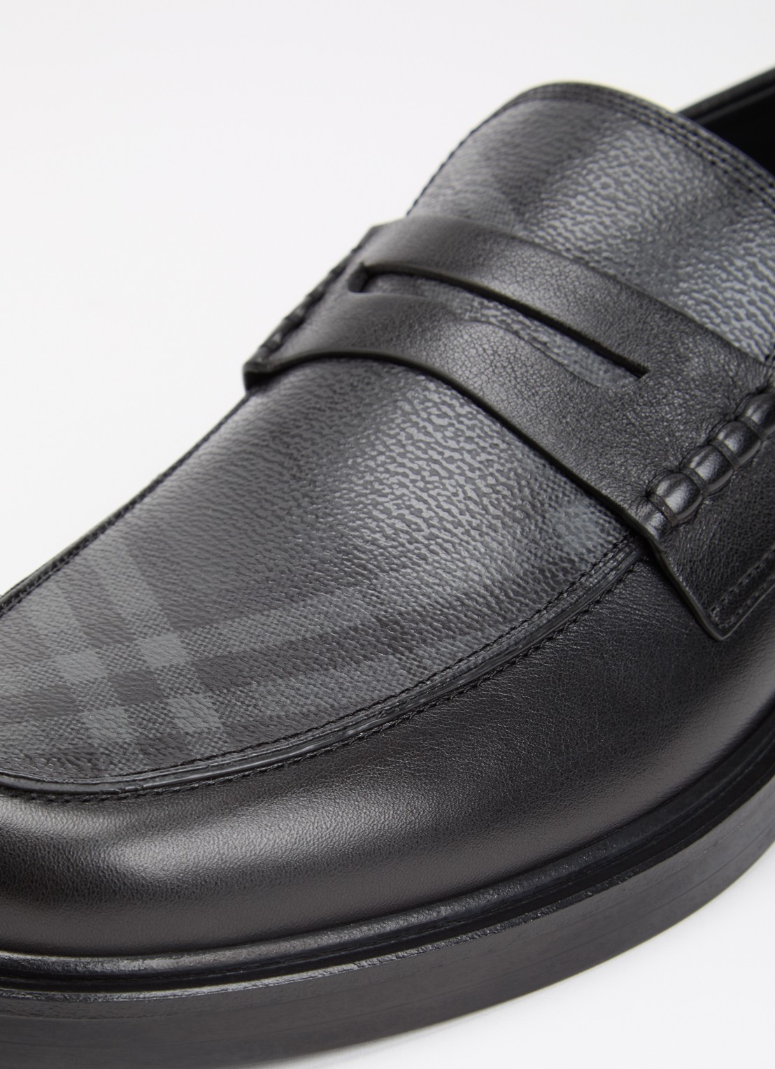 Burberry Pembroke loafer van kalfsleer  - detail 6 zwart