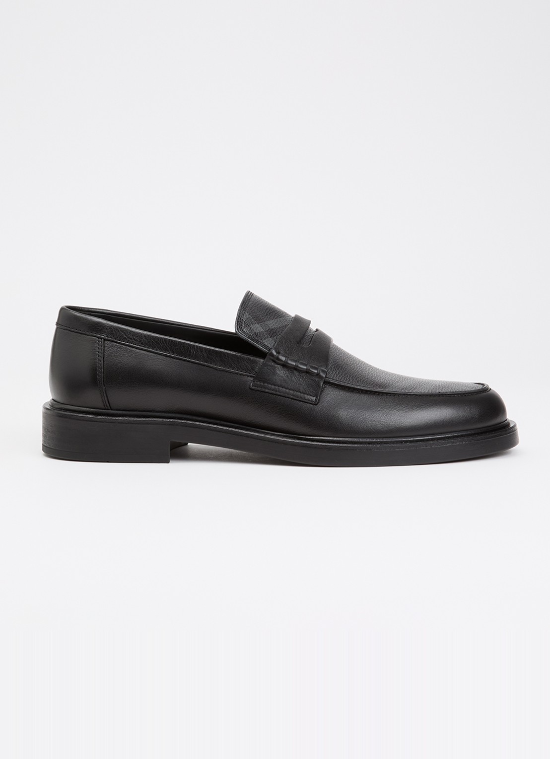 Burberry Pembroke loafer van kalfsleer  - voorkant zwart
