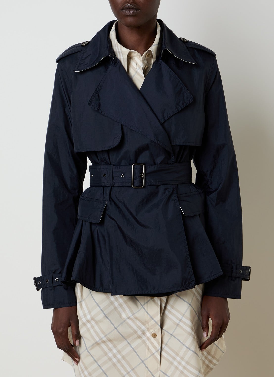 Burberry Pembury trenchcoat met peplum en klepzakken - detail 4 donkerblauw