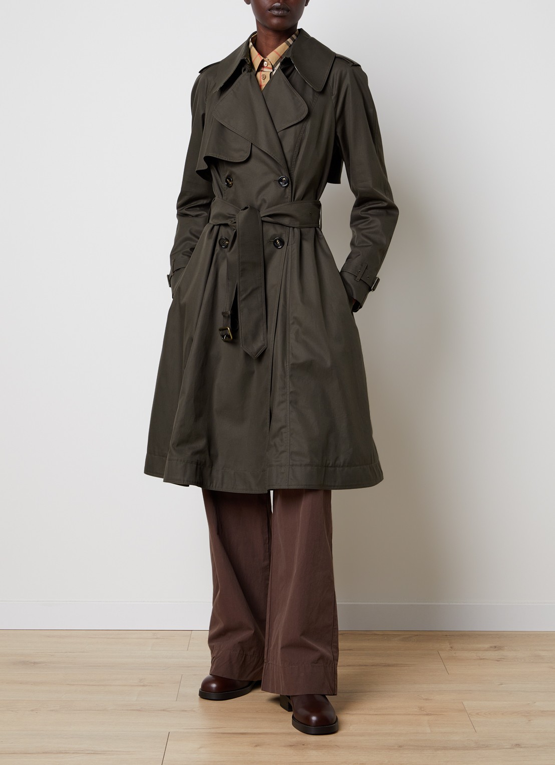 Burberry Pembury trenchcoat met strikceintuur - detail bruin