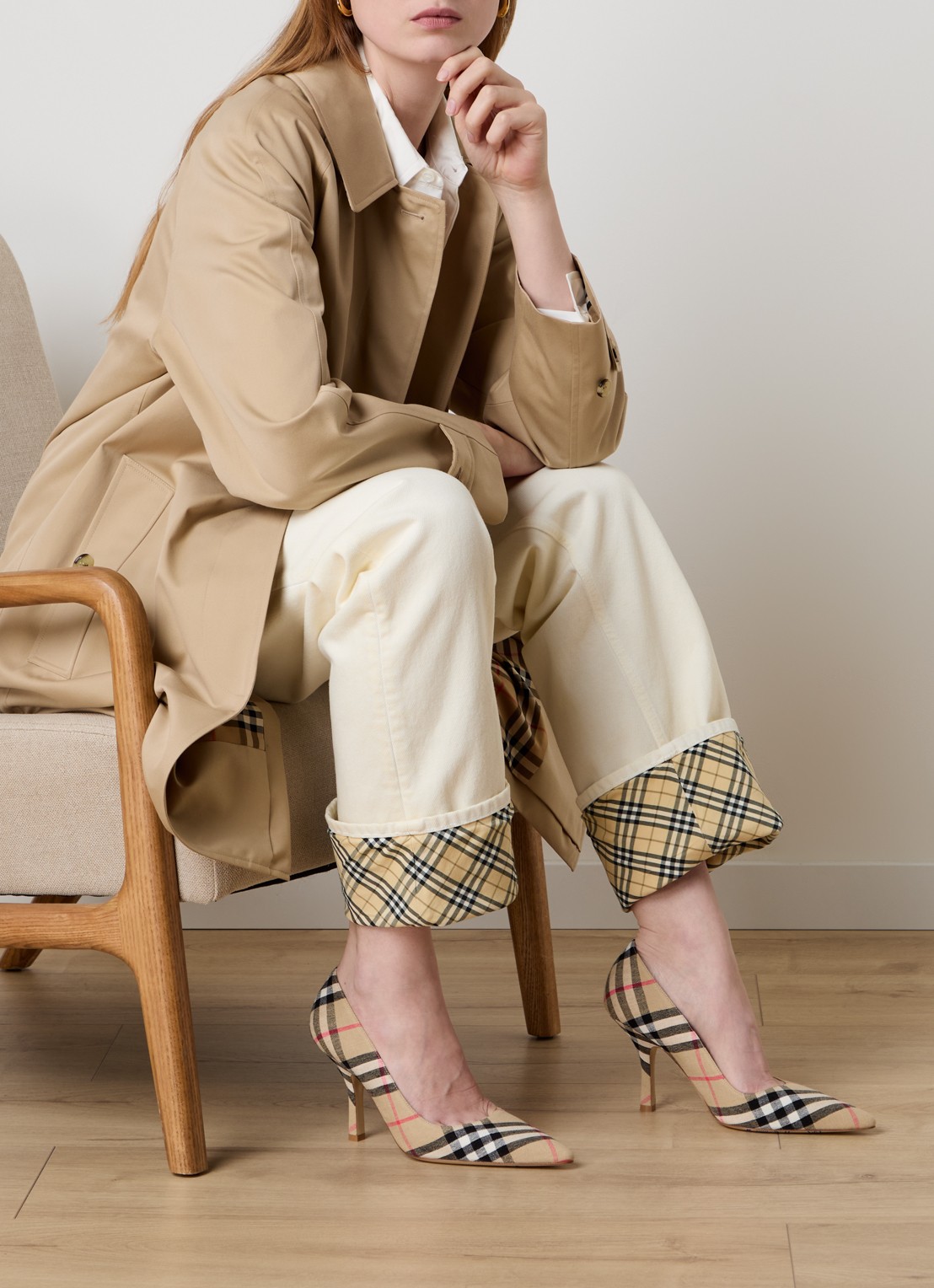 Burberry Pump met ruitdessin - voorkant 3 zand