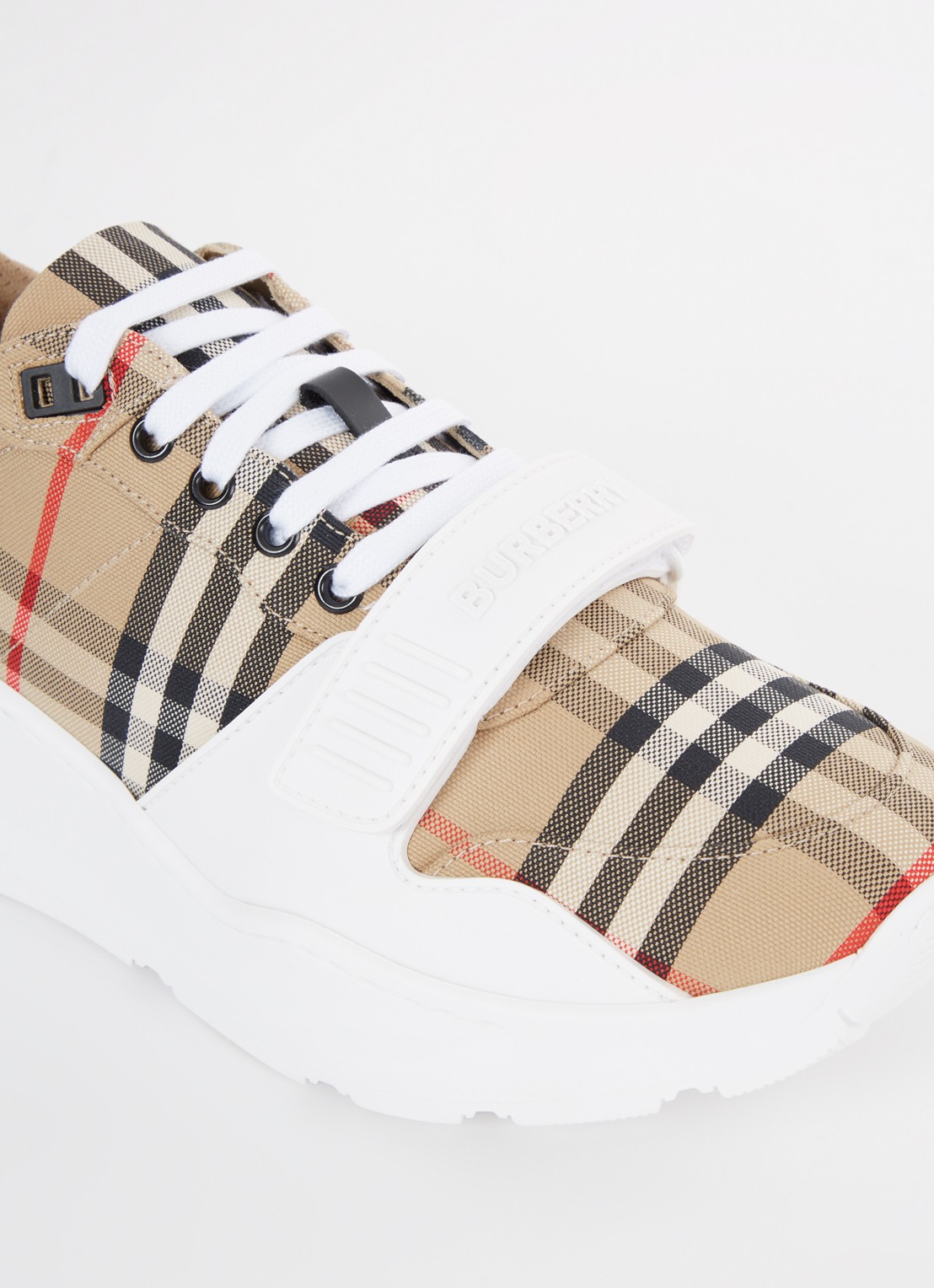 Burberry Regis sneaker met kalfsleren details - detail 5 beige