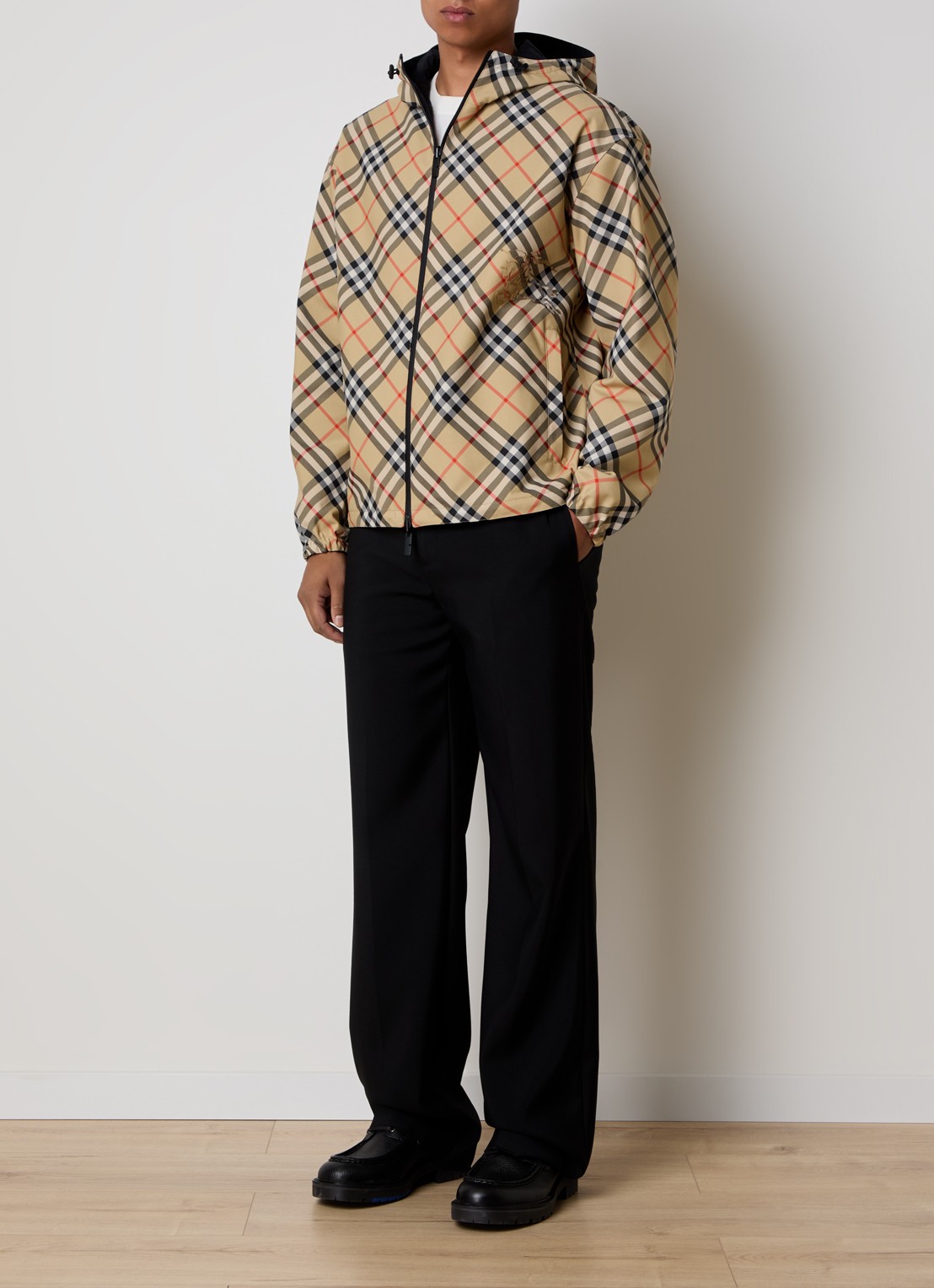 Burberry Reversible windjack met ruitdessin en capuchon - voorkant 7 zand