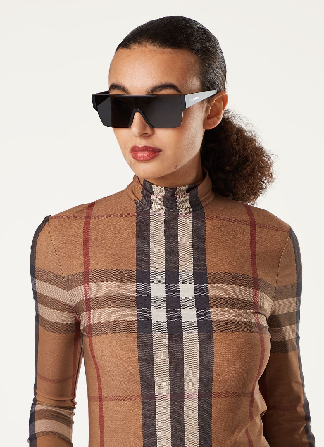 Burberry Shield zonnebril BE4291 - voorkant 2 zwart