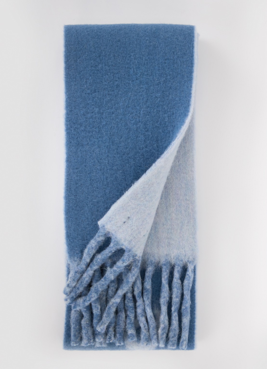 Burberry Sjaal in alpaca wolblend 185 x 20 cm - voorkant 2 blauw