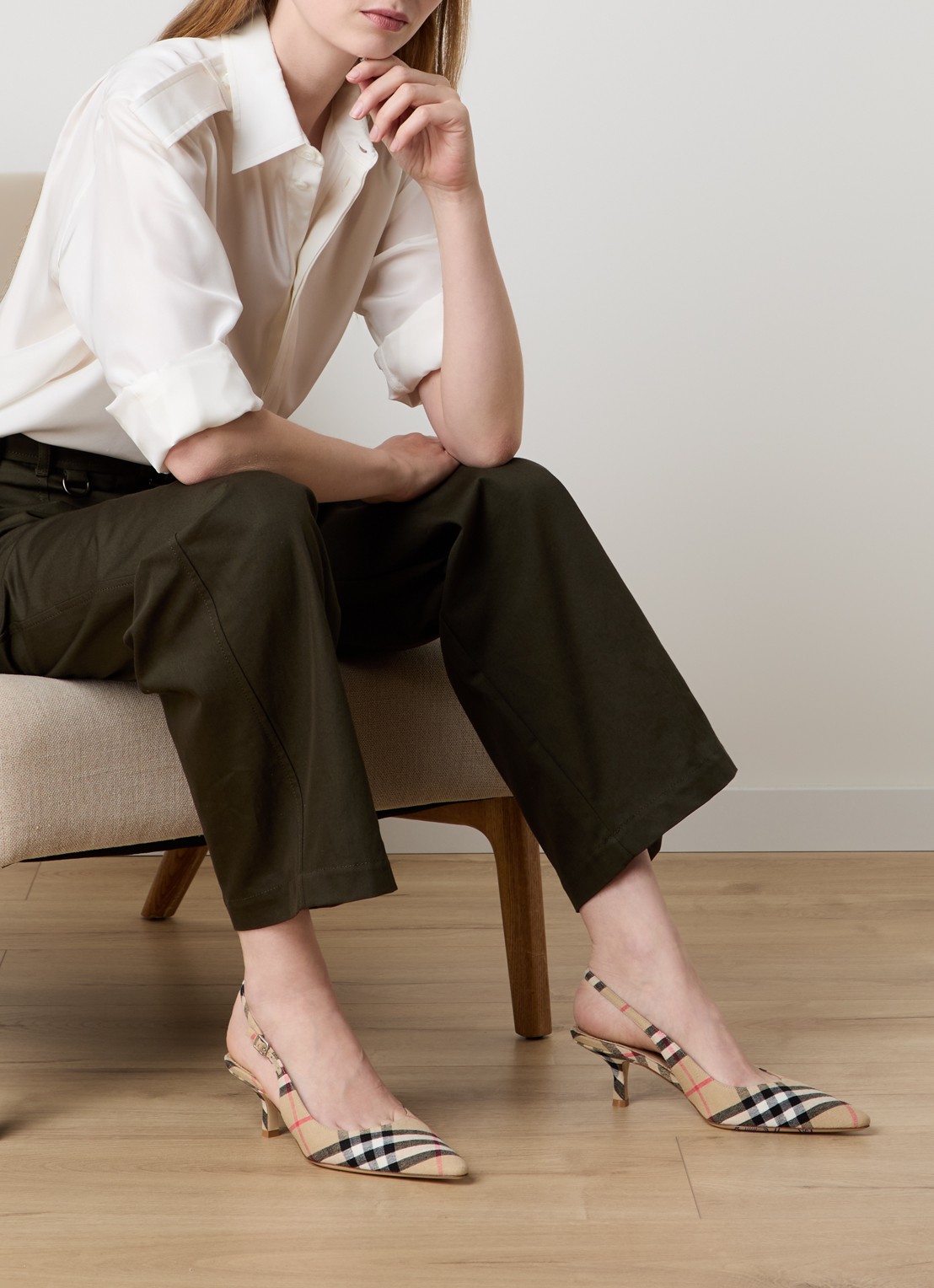 Burberry Slingback met ruitdessin - voorkant 7 zand