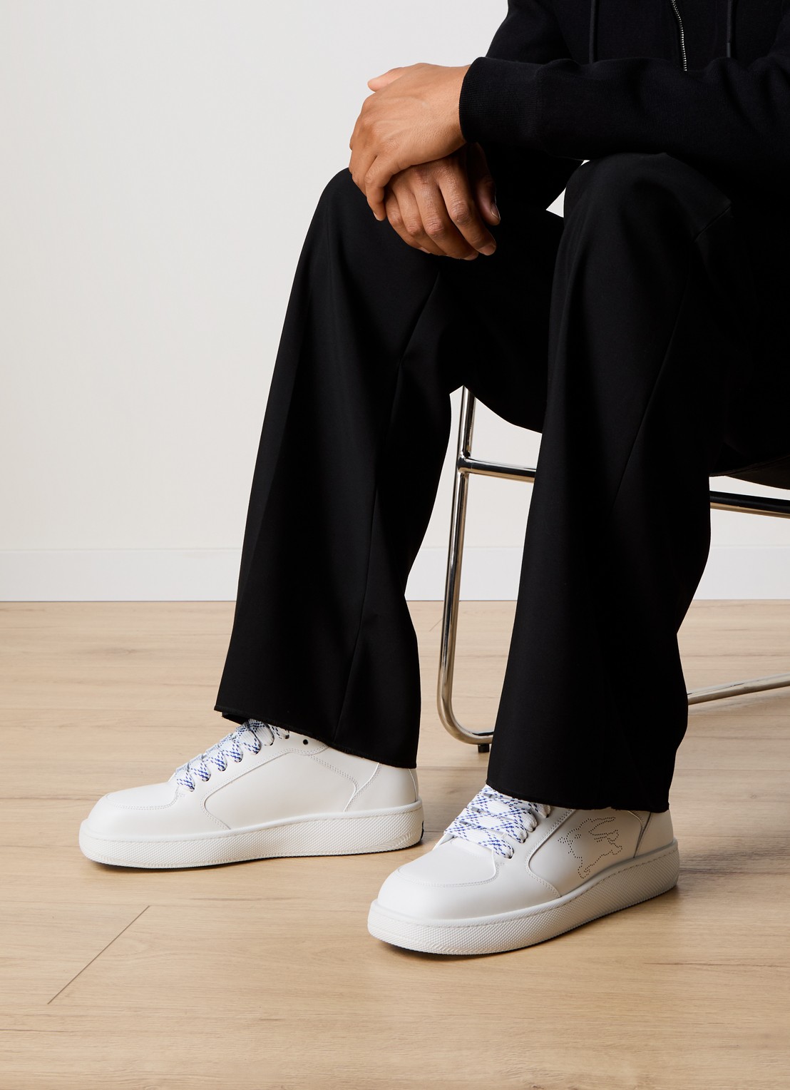 Burberry Stock sneaker van kalfsleer - voorkant 3 wit