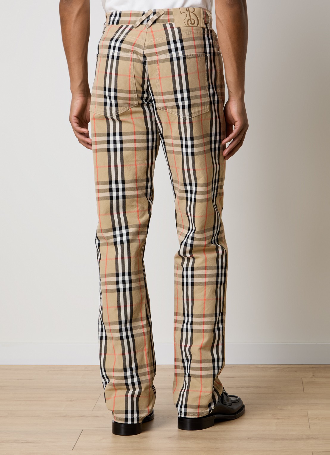 Burberry Straight leg jeans met ruitdessin - achterkant camel