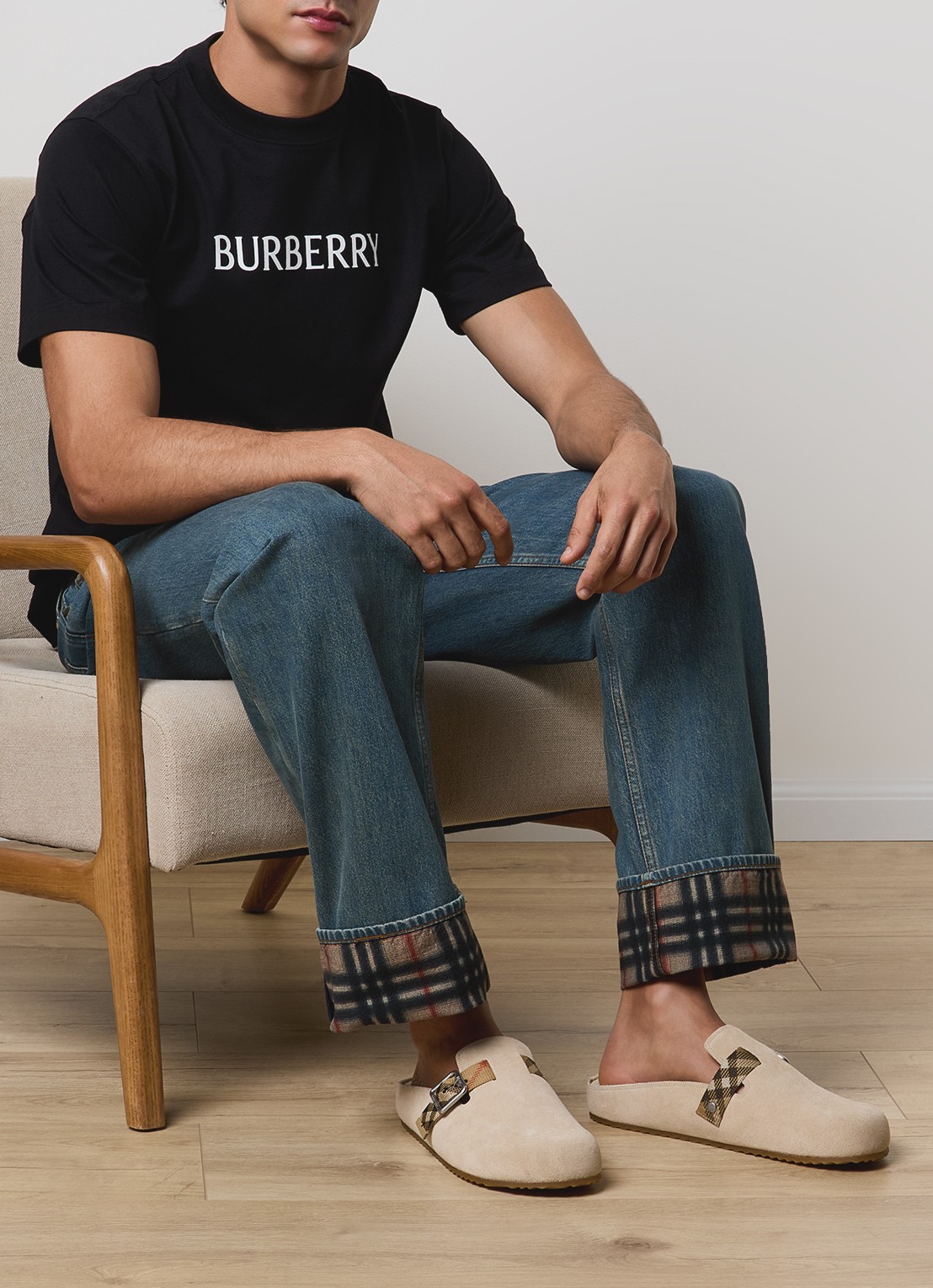 Burberry Urchin muiltje van suède met gespdetail - voorkant 7 beige