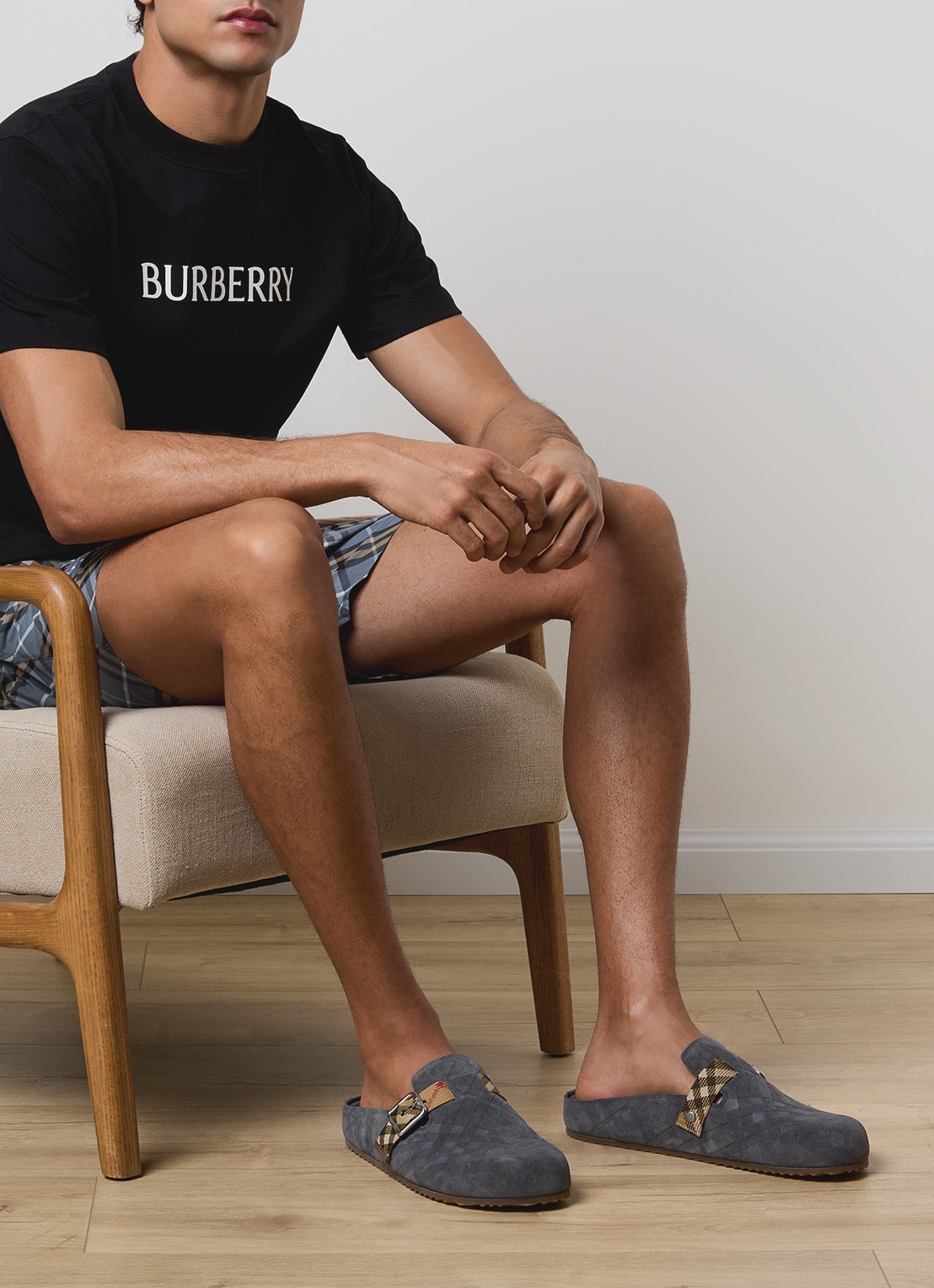 Burberry Urchin muiltje van suède met gespdetail - voorkant 3 grijs