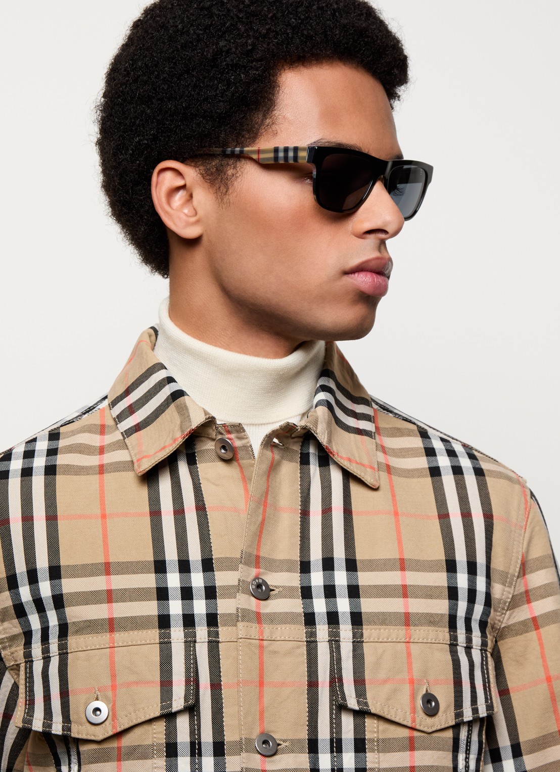 Burberry Wayfarer zonnebril BE4293 - voorkant 2 camel