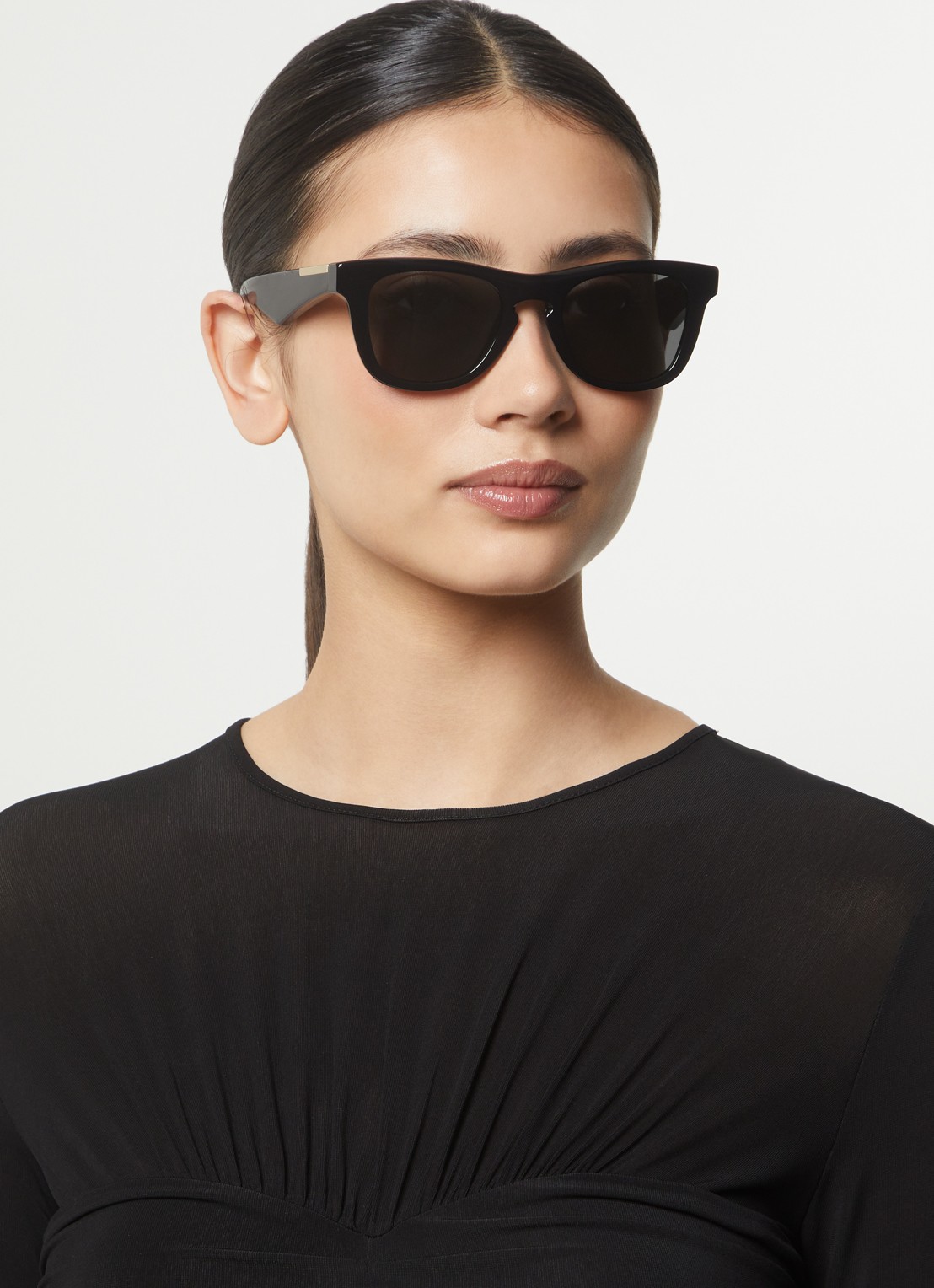 Burberry Wayfarer zonnebril BE4426 - voorkant 2 zwart