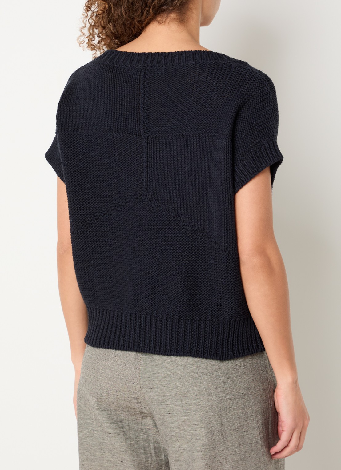 by-bar Anna grofgebreide spencer met V-hals - achterkant 4 donkerblauw