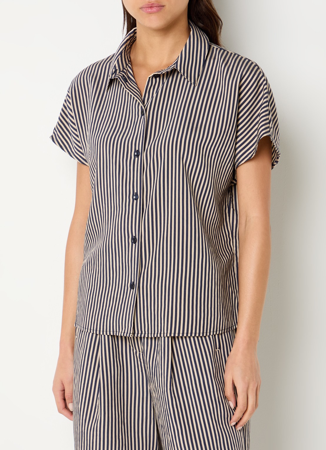 by-bar Barley blouse van satijn met streepprint - detail 4 zand