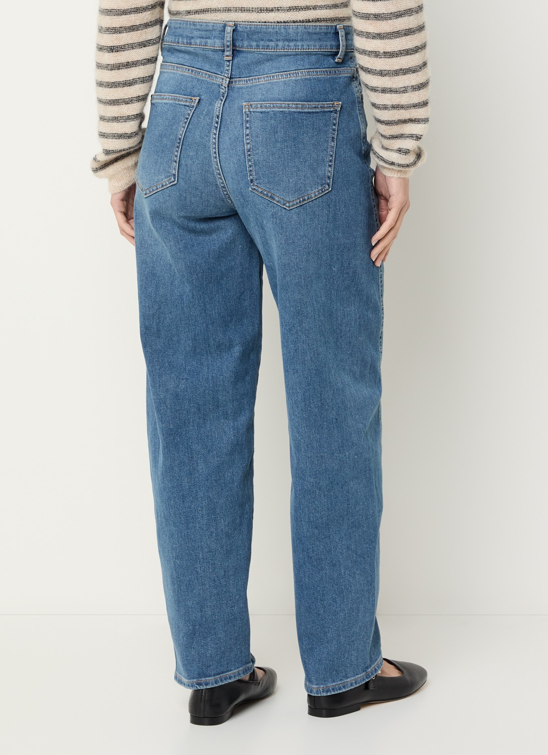 by-bar Begum high waist loose fit jeans met medium wassing - achterkant indigo