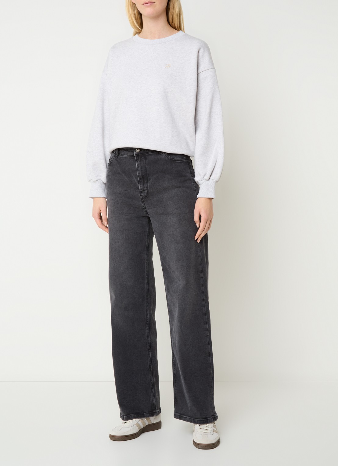 by-bar Bibi sweater met logo - voorkant 4 lichtgrijs