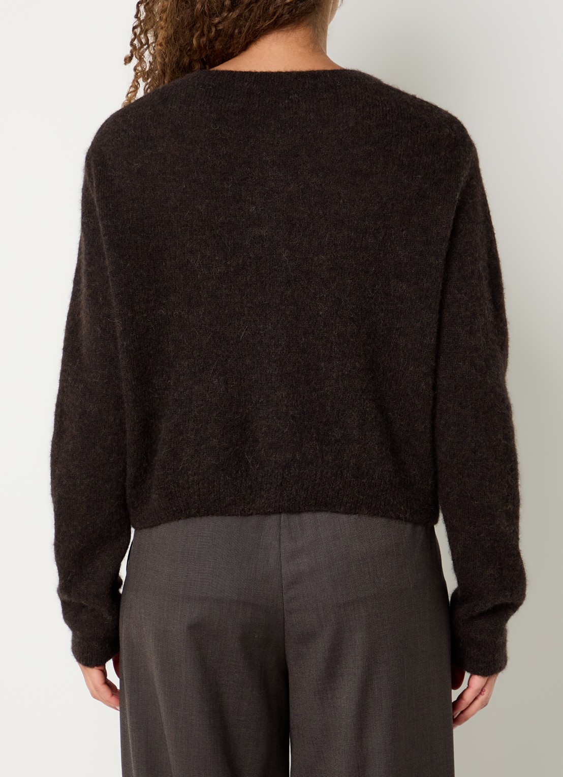 by-bar Cleo fijngebreid vest in alpaca wolblend - achterkant 2 donkerbruin
