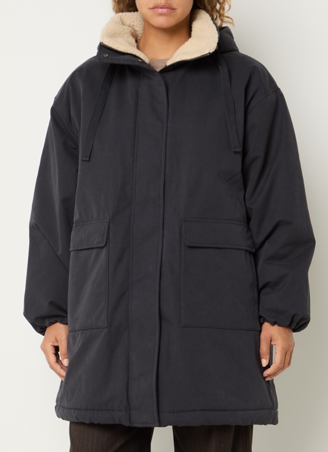 by-bar Dean parka met klepzakken - detail zwart