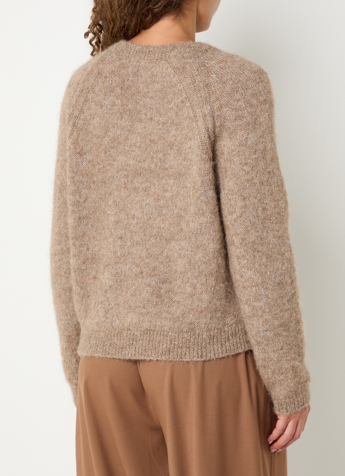 by-bar Falon grofgebreid vest in alpaca wolblend - achterkant 4 zand
