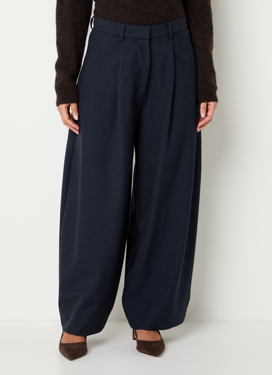 by-bar Frida high waist wide fit pantalon met steekzakken - detail donkerblauw