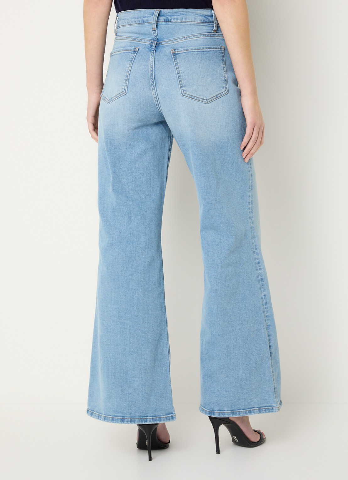 by-bar High waist flared jeans met lichte wassing - achterkant 5 indigo