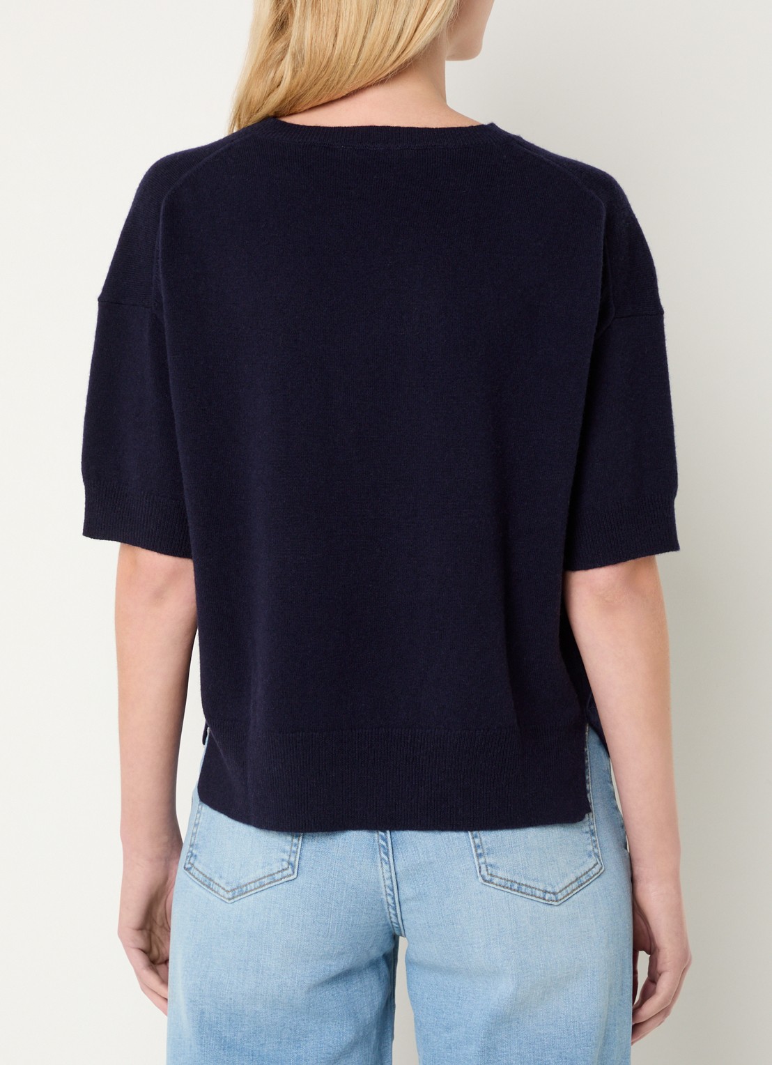 by-bar Holly fijngebreide top van merino wol - achterkant donkerblauw
