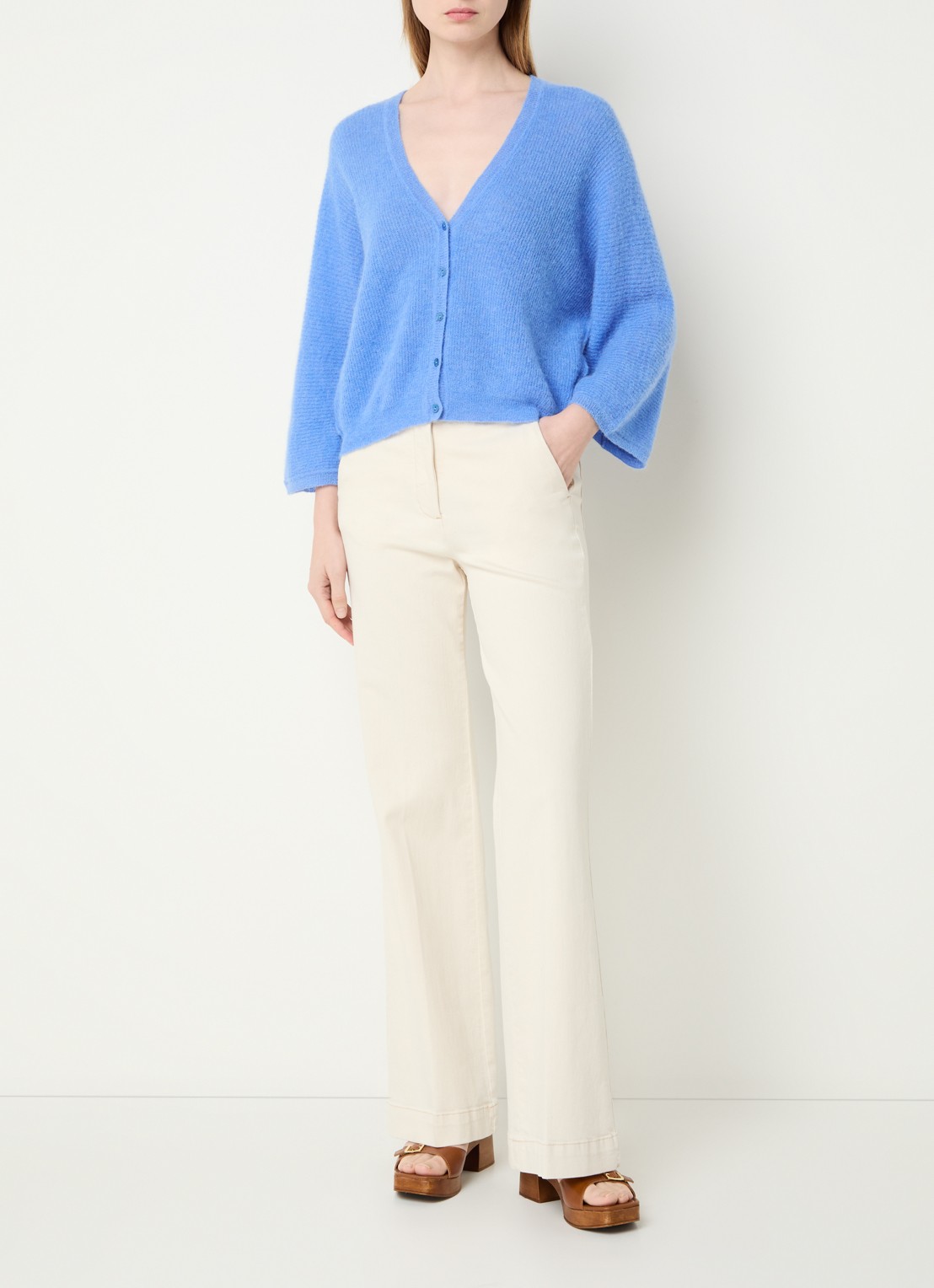 by-bar Indra grofgebreid vest in alpaca wolblend - voorkant 3 blauw