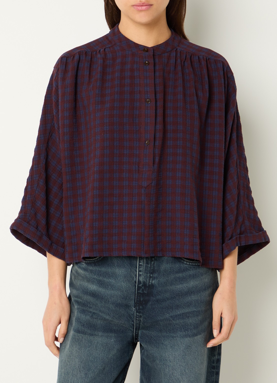 by-bar Jess blouse met ruitdessin - detail bordeauxrood