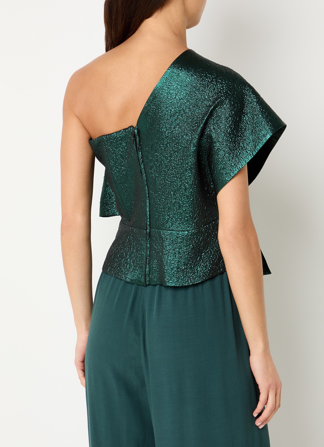 by-bar Jula asymmetrische one shoulder top met metallic finish - achterkant 4 donkergroen