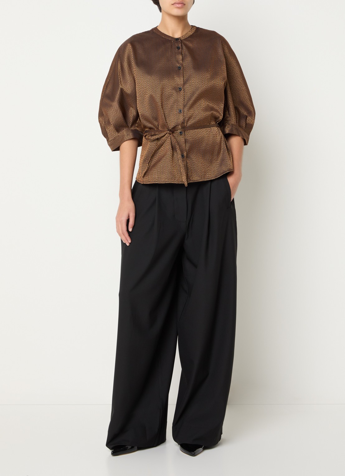 by-bar Jule high waist wide fit pantalon met steekzakken - voorkant 2 zwart