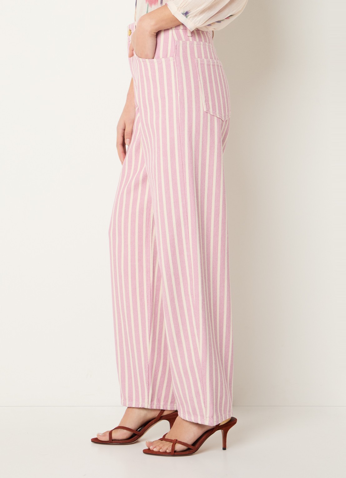 by-bar Lew high waist straight fit broek met streepprint - detail 4 roze