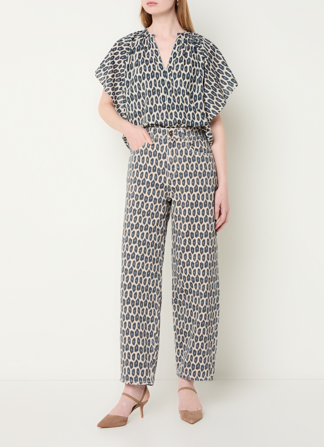 by-bar Lew high waist straight leg jeans met print - voorkant 4 donkerbeige