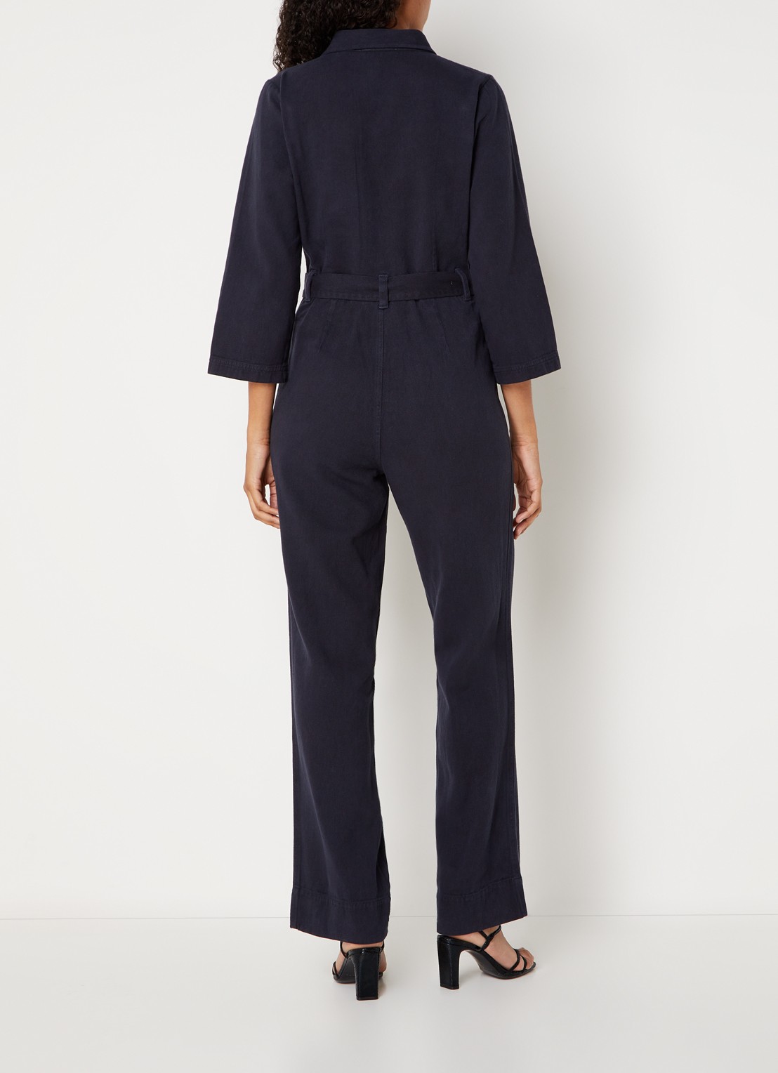 by-bar Louise straight fit jumpsuit van denim met ceintuur - achterkant blauw