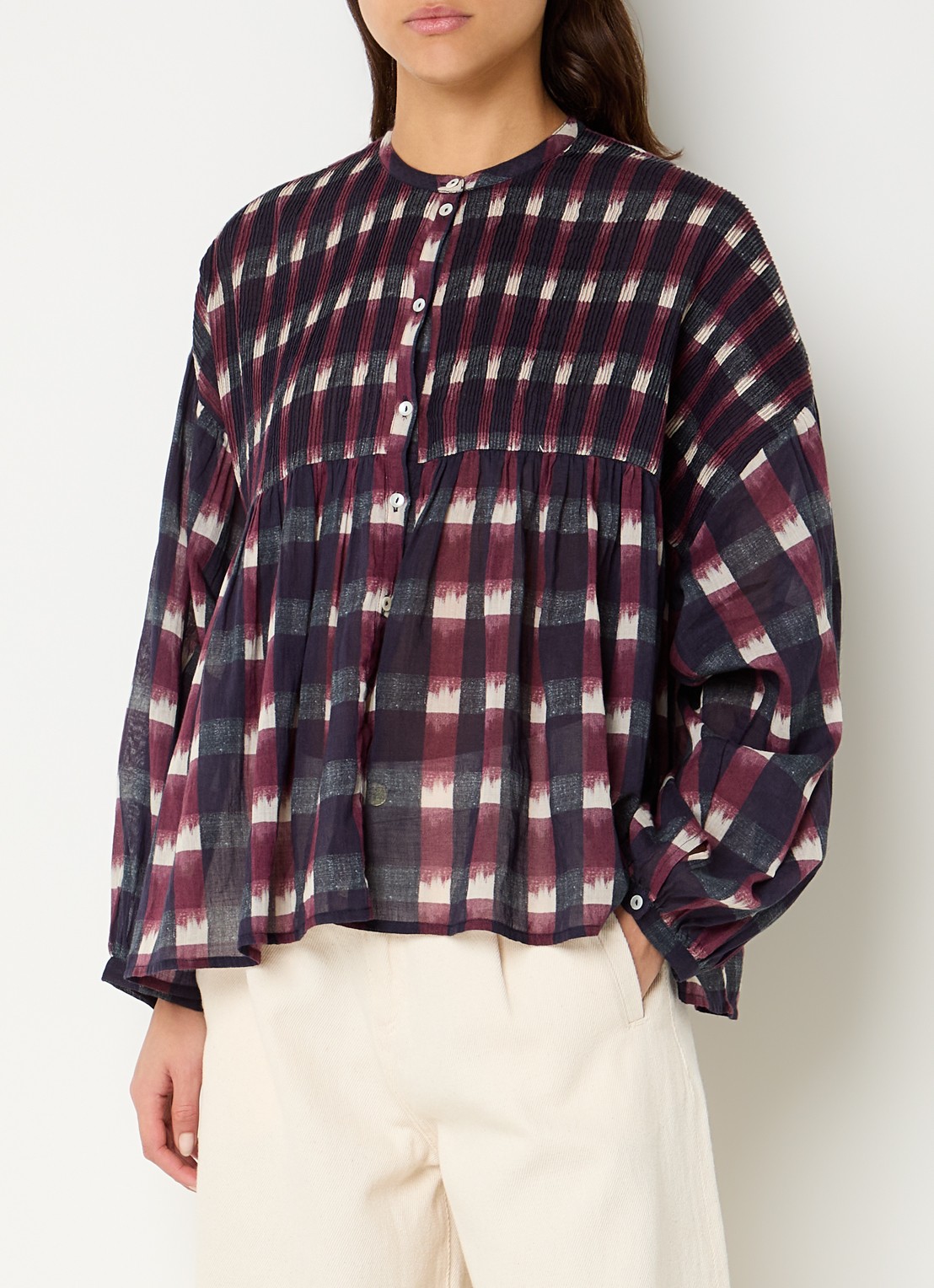 by-bar Mine Ikat blouse met ruitdessin en smockwerk - detail 3 bordeauxrood